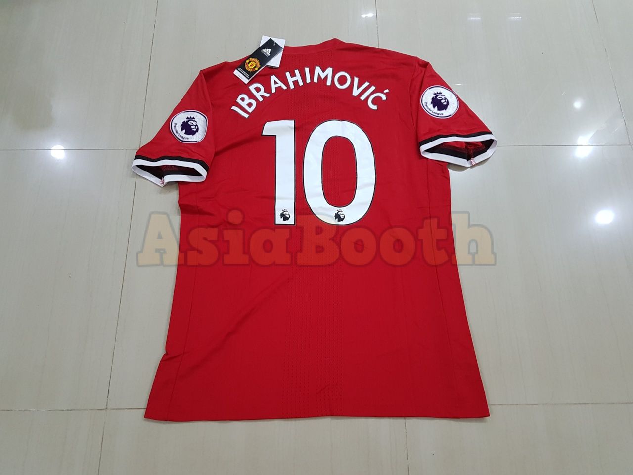 zlatan man u jersey