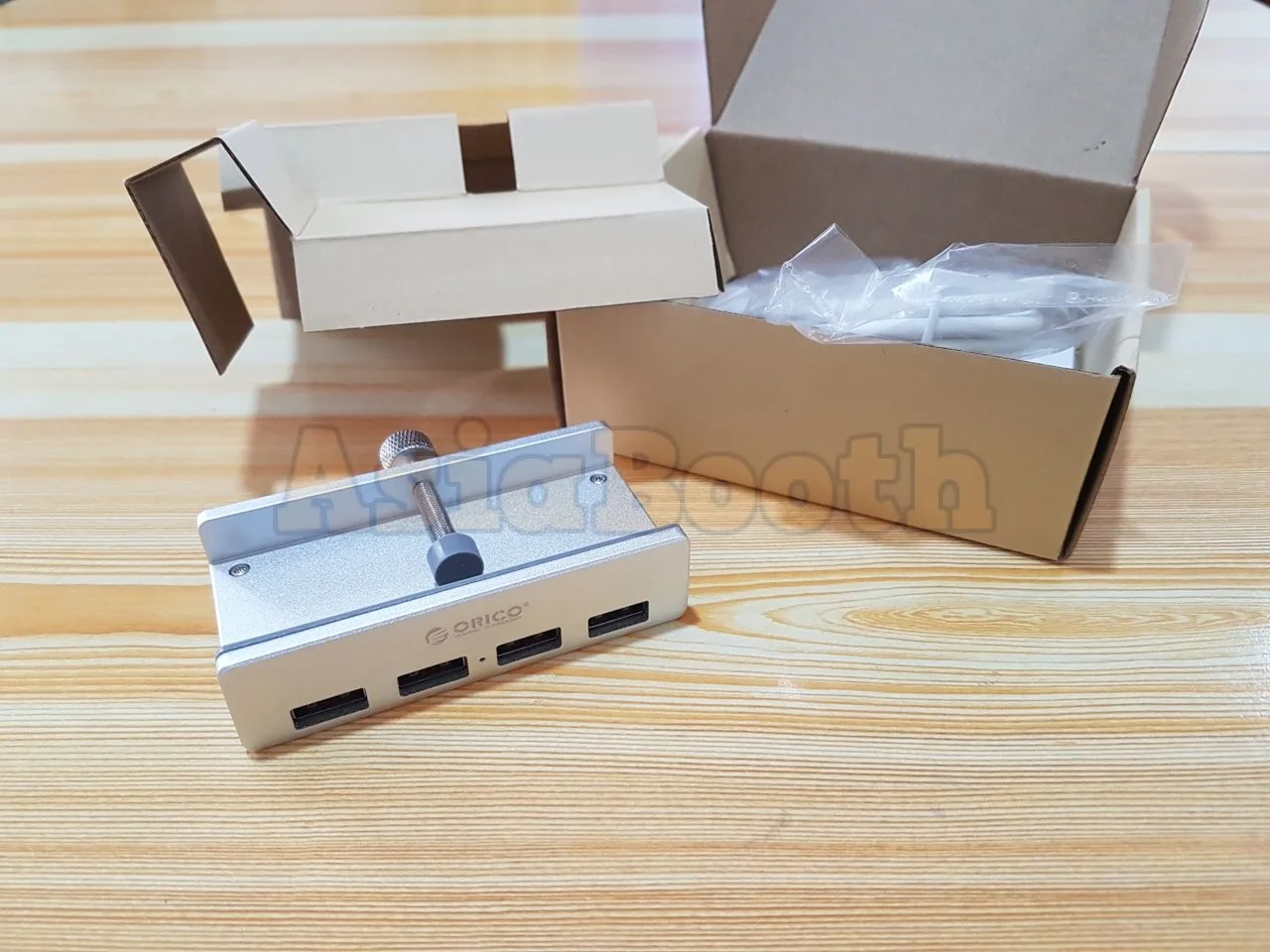ORICO 4 Ports USB 3.0 Hub with Clip-On Type for Monitor & Desk (Box)