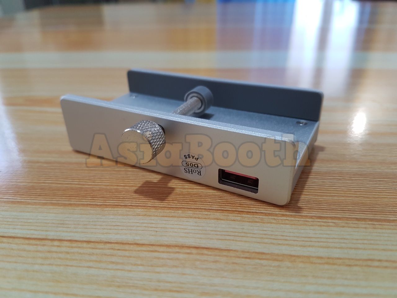 ORICO 4 Ports USB 3.0 Hub with Clip-On Type for Monitor & Desk